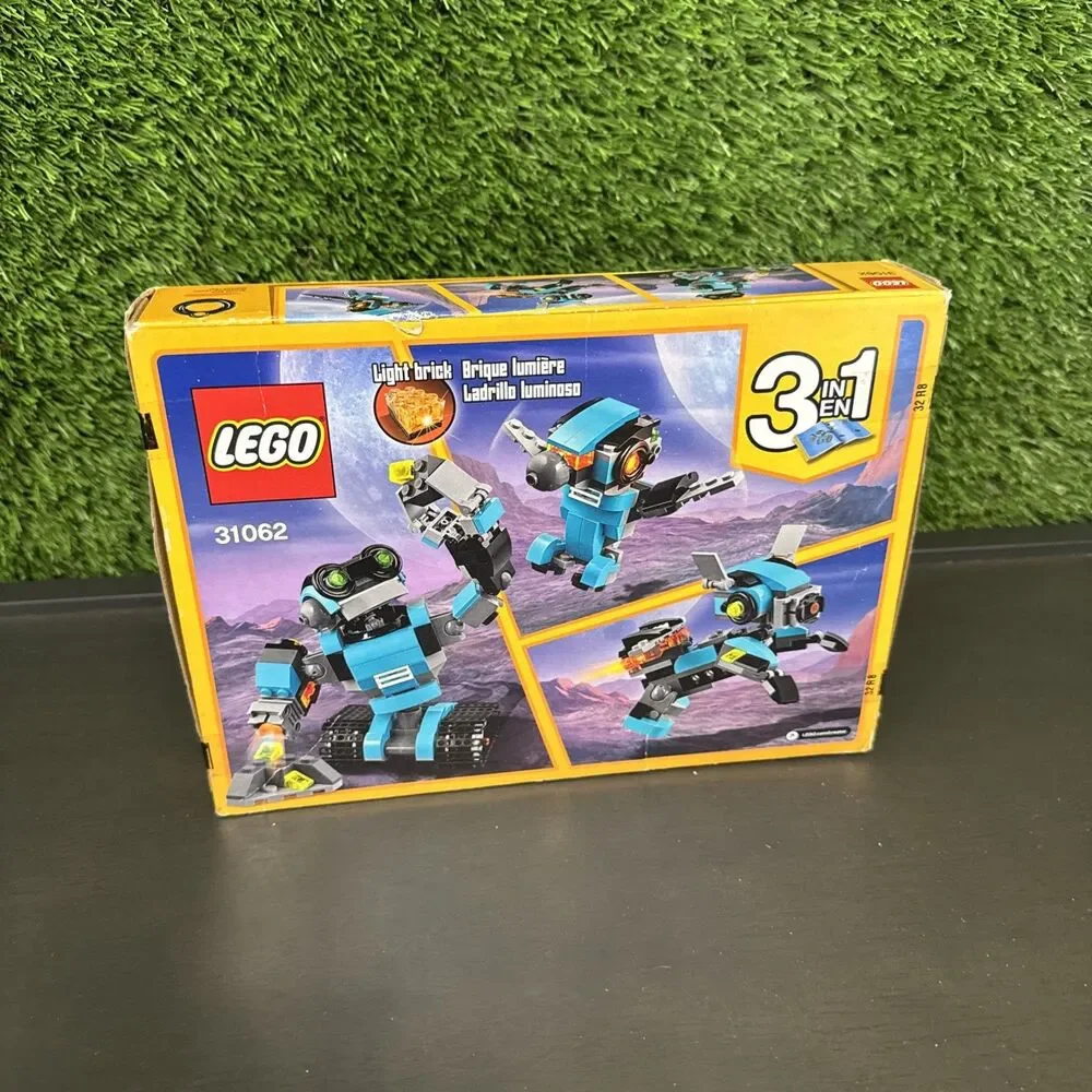Retired LEGO 31062 Creator - 3 in 1 Robo Explorer New Damaged Box
